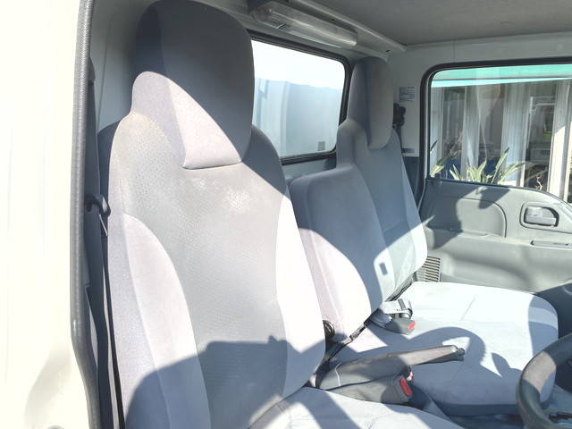 いすゞエルフパネルバン小型（2t・3t）[写真08]