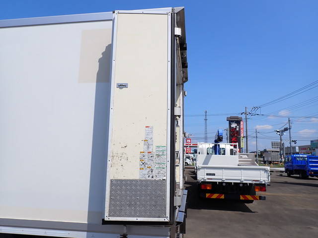 日野レンジャー冷凍車（冷蔵車）中型（4t）[写真10]