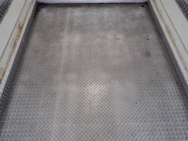 日野レンジャー冷凍車（冷蔵車）中型（4t）[写真22]