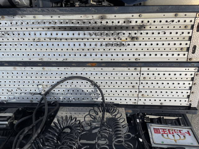 日野プロフィアトレーラーヘッド（トラクターヘッド）大型（10t）[写真13]