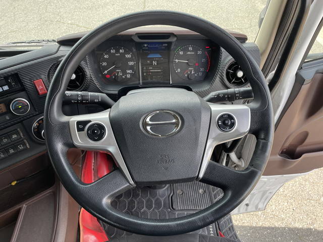 日野プロフィアトレーラーヘッド（トラクターヘッド）大型（10t）[写真33]