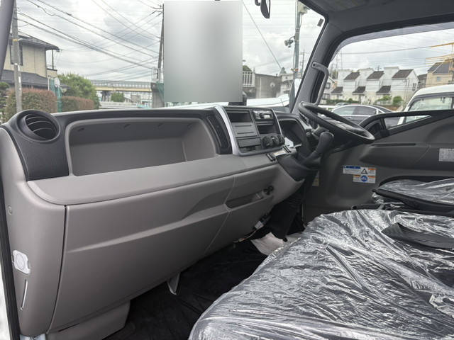 三菱ふそうキャンタークレーン4段小型（2t・3t）[写真31]