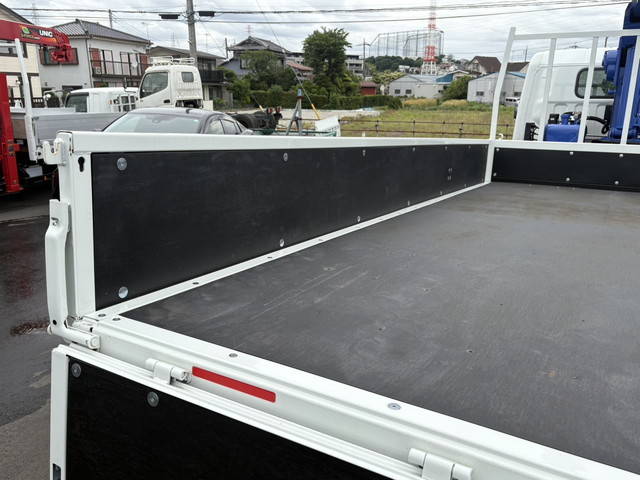 三菱ふそうキャンタークレーン4段小型（2t・3t）[写真08]