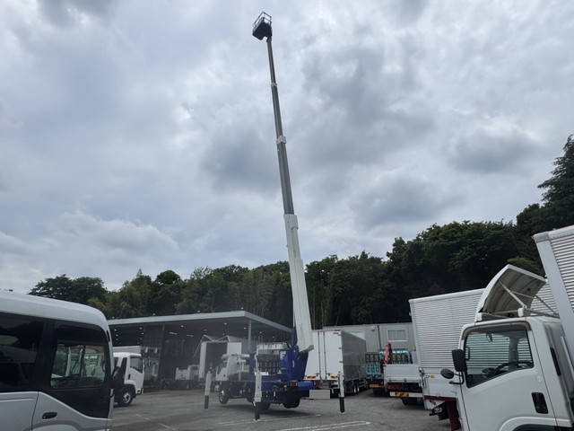 いすゞエルフ高所作業車小型（2t・3t）[写真17]