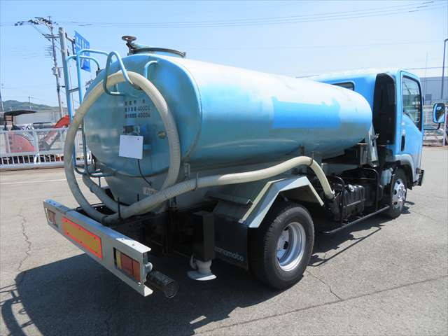 いすゞエルフ散水車小型（2t・3t）[写真04]