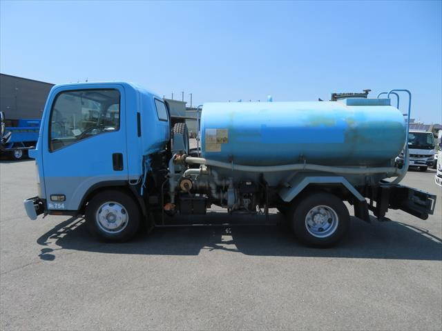 いすゞエルフ散水車小型（2t・3t）[写真05]