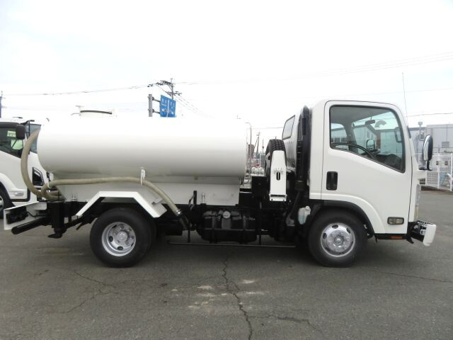 いすゞエルフ散水車小型（2t・3t）[写真06]