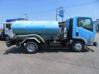 いすゞエルフ散水車小型（2t・3t）[写真08]