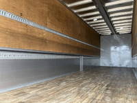 いすゞギガアルミウイング大型（10t）[写真11]