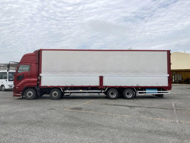 いすゞギガアルミウイング大型（10t）[写真04]