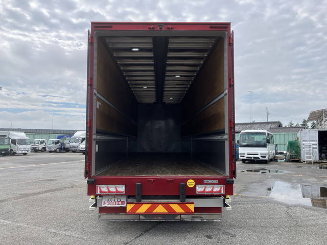 いすゞギガアルミウイング大型（10t）[写真09]