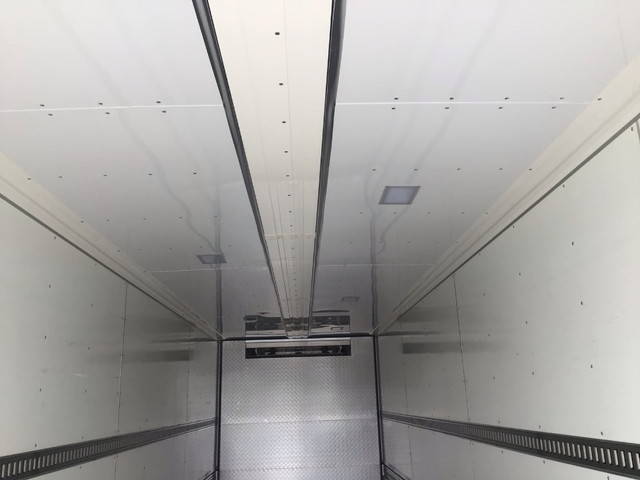 三菱ふそうスーパーグレート冷蔵冷凍ウイング大型（10t）[写真14]