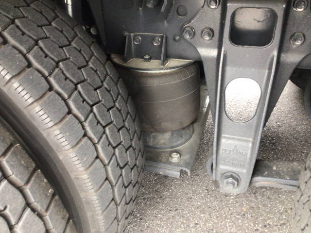 三菱ふそうスーパーグレート冷蔵冷凍ウイング大型（10t）[写真23]