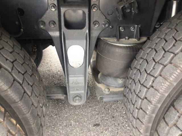 三菱ふそうスーパーグレート冷蔵冷凍ウイング大型（10t）[写真24]