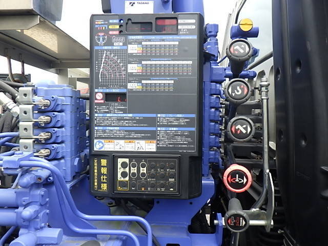 三菱ふそうファイターセルフクレーン4段増トン（6t・8t）[写真15]