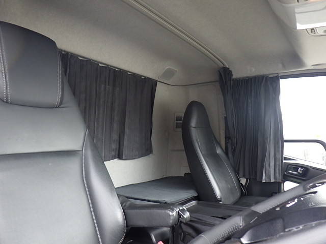 三菱ふそうファイターセルフクレーン4段増トン（6t・8t）[写真25]