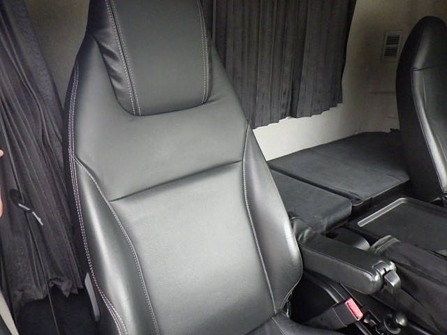 三菱ふそうファイターセルフクレーン4段増トン（6t・8t）[写真27]