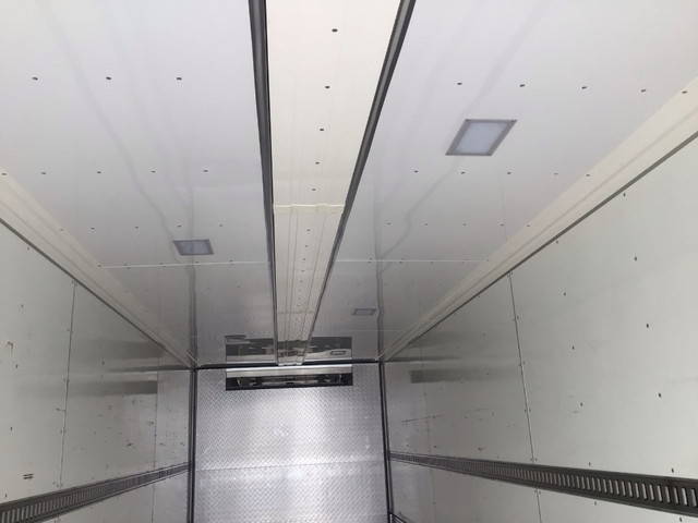 三菱ふそうスーパーグレート冷蔵冷凍ウイング大型（10t）[写真11]