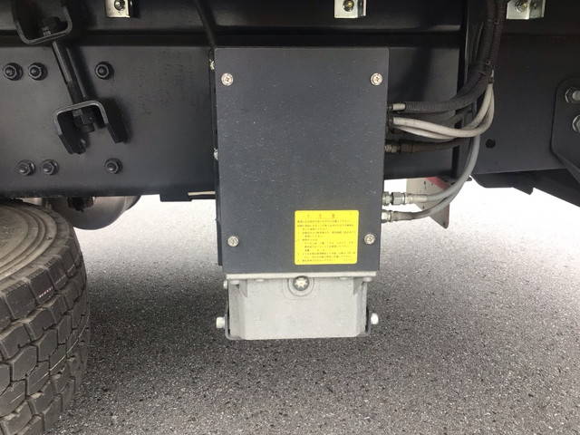 三菱ふそうスーパーグレート冷蔵冷凍ウイング大型（10t）[写真25]