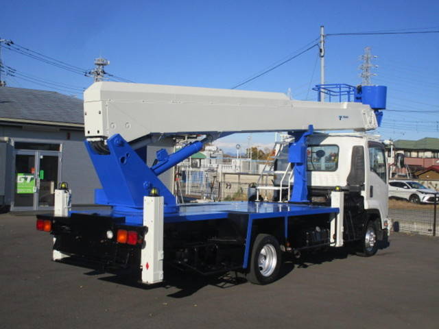 いすゞフォワード高所作業車中型（4t）[写真04]
