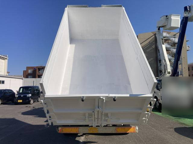 日野レンジャーダンプ・クレーン付中型（4t）[写真20]