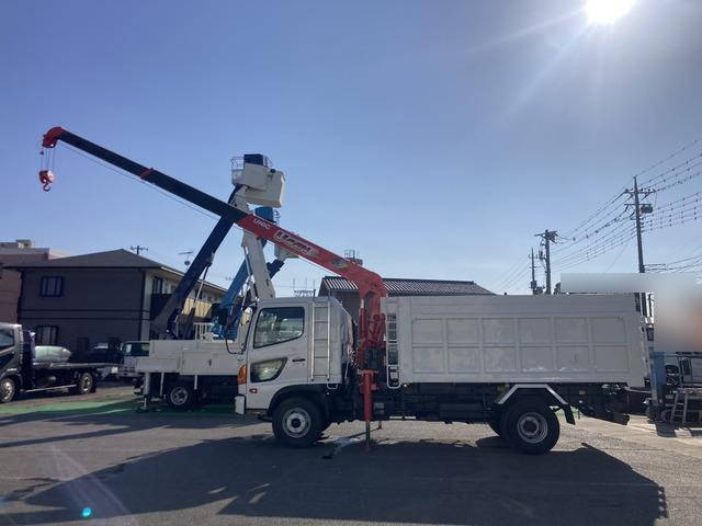 日野レンジャーダンプ・クレーン付中型（4t）[写真03]