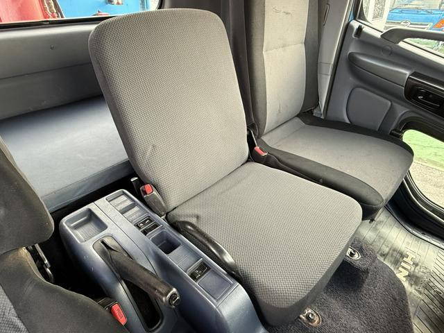 日野レンジャーダンプ・クレーン付中型（4t）[写真32]