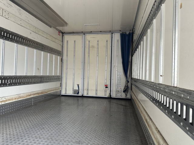 いすゞエルフ冷凍車（冷蔵車）小型（2t・3t）[写真16]