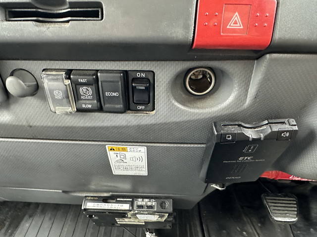 いすゞエルフ冷凍車（冷蔵車）小型（2t・3t）[写真21]