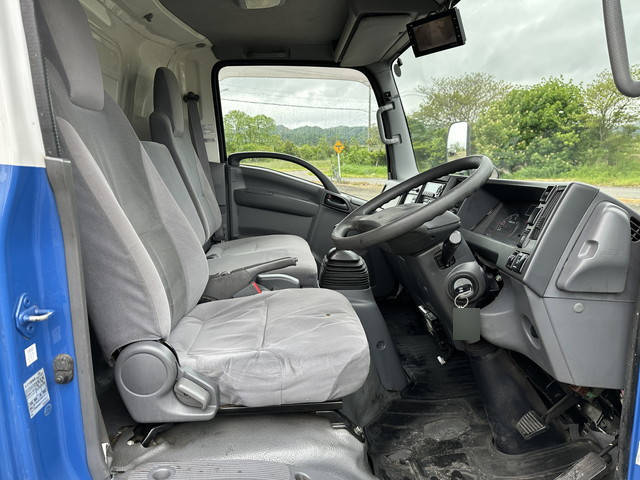 いすゞエルフ冷凍車（冷蔵車）小型（2t・3t）[写真24]