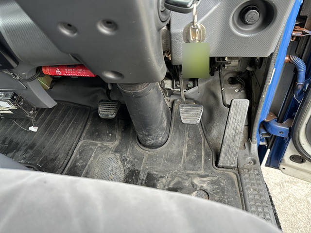 いすゞエルフ冷凍車（冷蔵車）小型（2t・3t）[写真25]