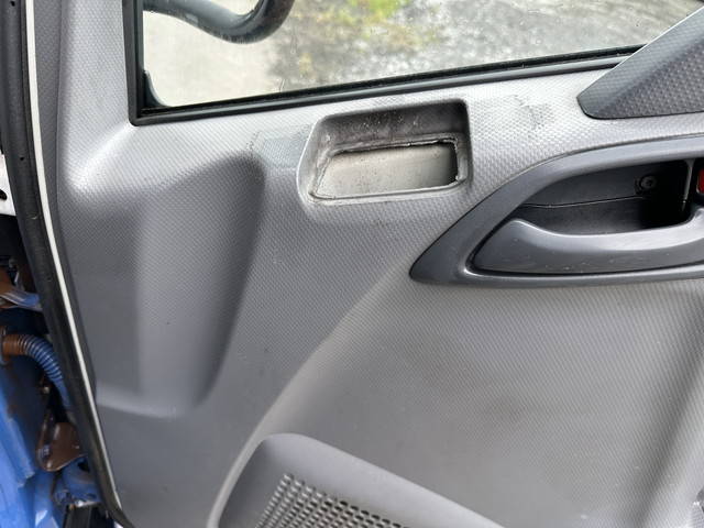 いすゞエルフ冷凍車（冷蔵車）小型（2t・3t）[写真27]