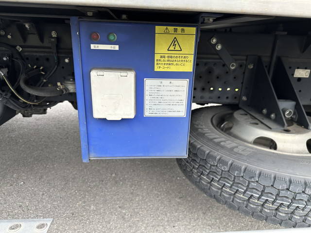 いすゞエルフ冷凍車（冷蔵車）小型（2t・3t）[写真30]