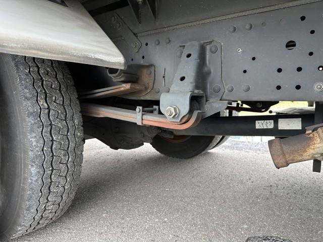 いすゞエルフ冷凍車（冷蔵車）小型（2t・3t）[写真36]