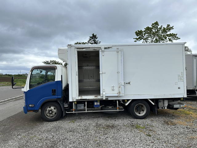 いすゞエルフ冷凍車（冷蔵車）小型（2t・3t）[写真06]