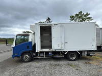 いすゞエルフ冷凍車（冷蔵車）小型（2t・3t）[写真07]