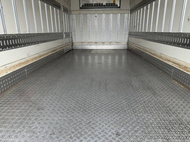 いすゞエルフ冷凍車（冷蔵車）小型（2t・3t）[写真09]