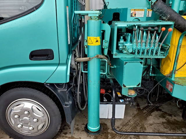 日野デュトロコンクリートポンプ車小型（2t・3t）[写真17]