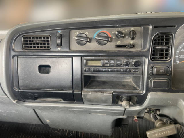 三菱キャンタークレーン4段小型（2t・3t）[写真35]