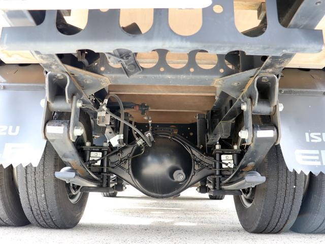 いすゞエルフ平ボディ小型（2t・3t）[写真17]