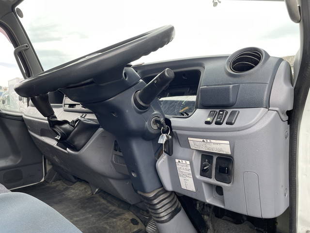 日産アトラスアルミバン小型（2t・3t）[写真32]