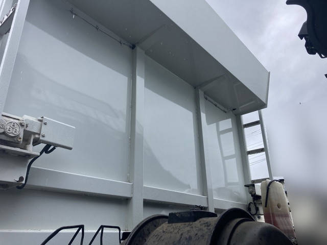 三菱ふそうスーパーグレートダンプ大型（10t）[写真11]