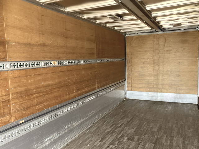 いすゞフォワードアルミウイング中型（4t）[写真12]