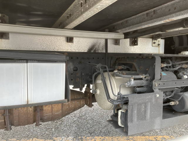 いすゞフォワードアルミウイング中型（4t）[写真23]