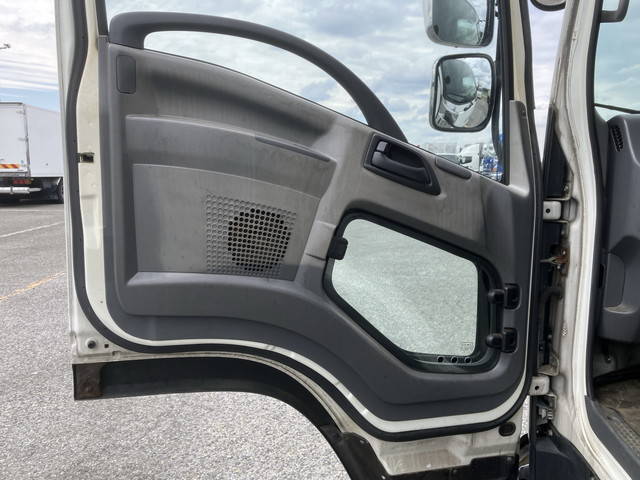 いすゞフォワードアルミウイング中型（4t）[写真27]