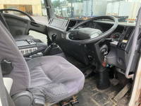 いすゞフォワードアルミウイング中型（4t）[写真34]