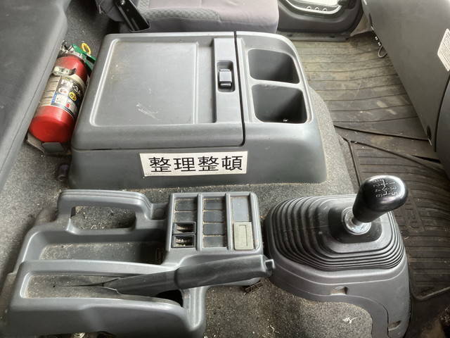 いすゞフォワードアルミウイング中型（4t）[写真35]