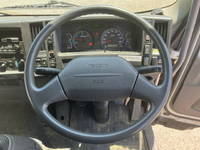 いすゞフォワードアルミウイング中型（4t）[写真37]