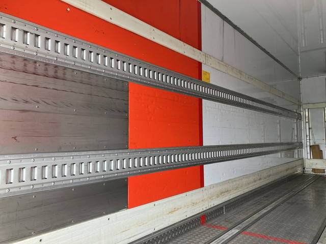 日野レンジャー冷凍車（冷蔵車）中型（4t）[写真12]