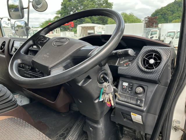 日野レンジャー冷凍車（冷蔵車）中型（4t）[写真32]